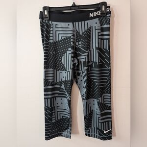 2 For $12 Nike Pro Geometric Women's Crop‎ Leggings